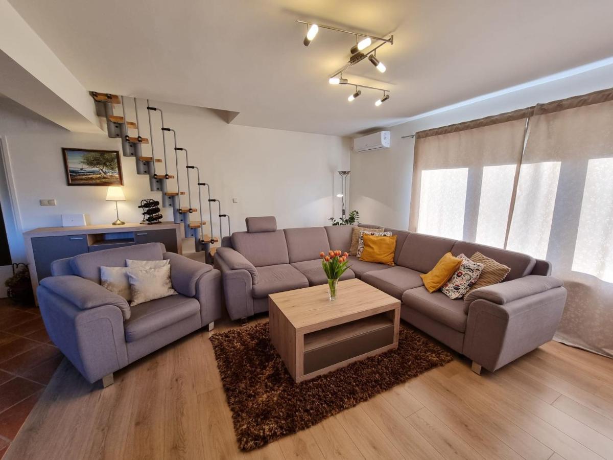 Apartment Paula Ядраново Екстер'єр фото