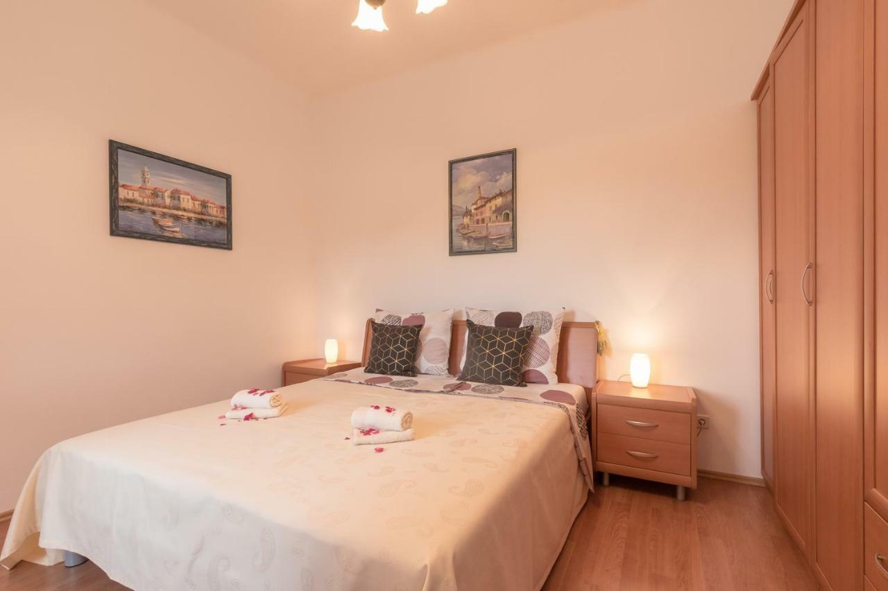 Apartment Paula Ядраново Екстер'єр фото