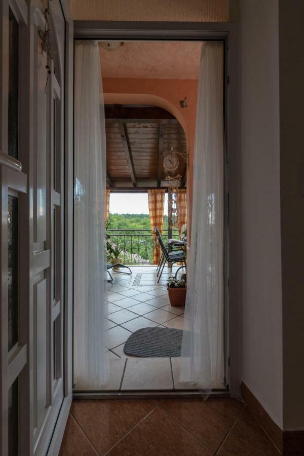 Apartment Paula Ядраново Екстер'єр фото